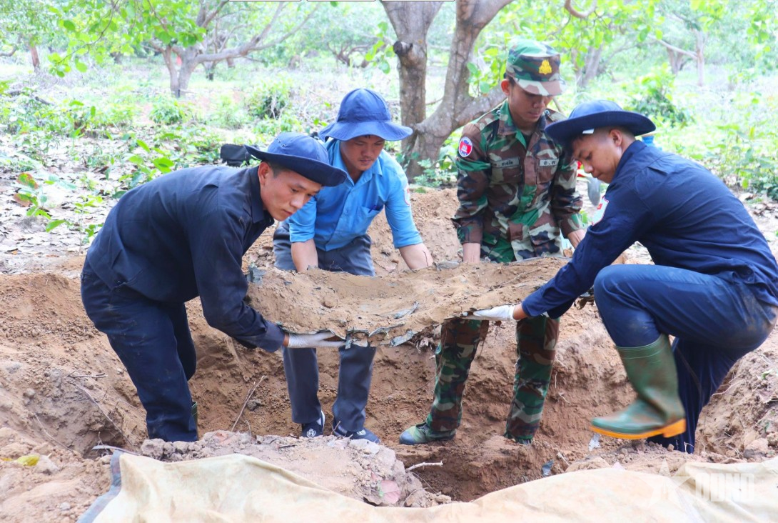 Đẩy mạnh tìm kiếm, quy tập và xác định danh tính hài cốt liệt sĩ (HCLS): Nhiệm vụ chính trị đặc biệt cần sự chung tay của cả hệ thống chính trị